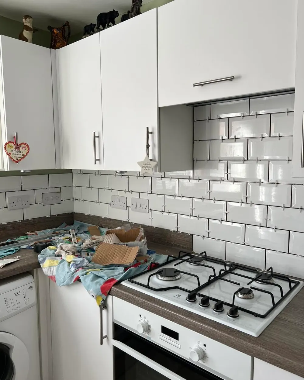 Newly fitted kitchen with a gas hob